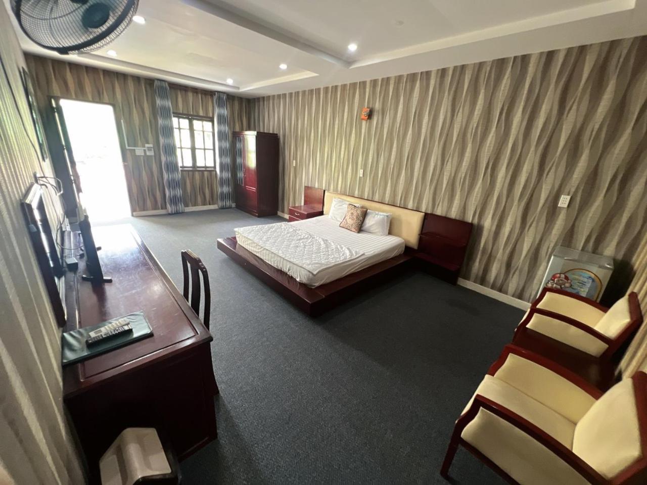 Phi Long 2 Hotel Thu Dau Mot Eksteriør bilde