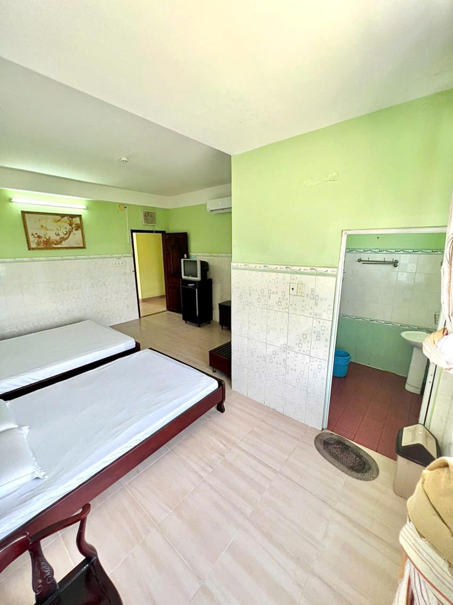 Phi Long 2 Hotel Thu Dau Mot Eksteriør bilde
