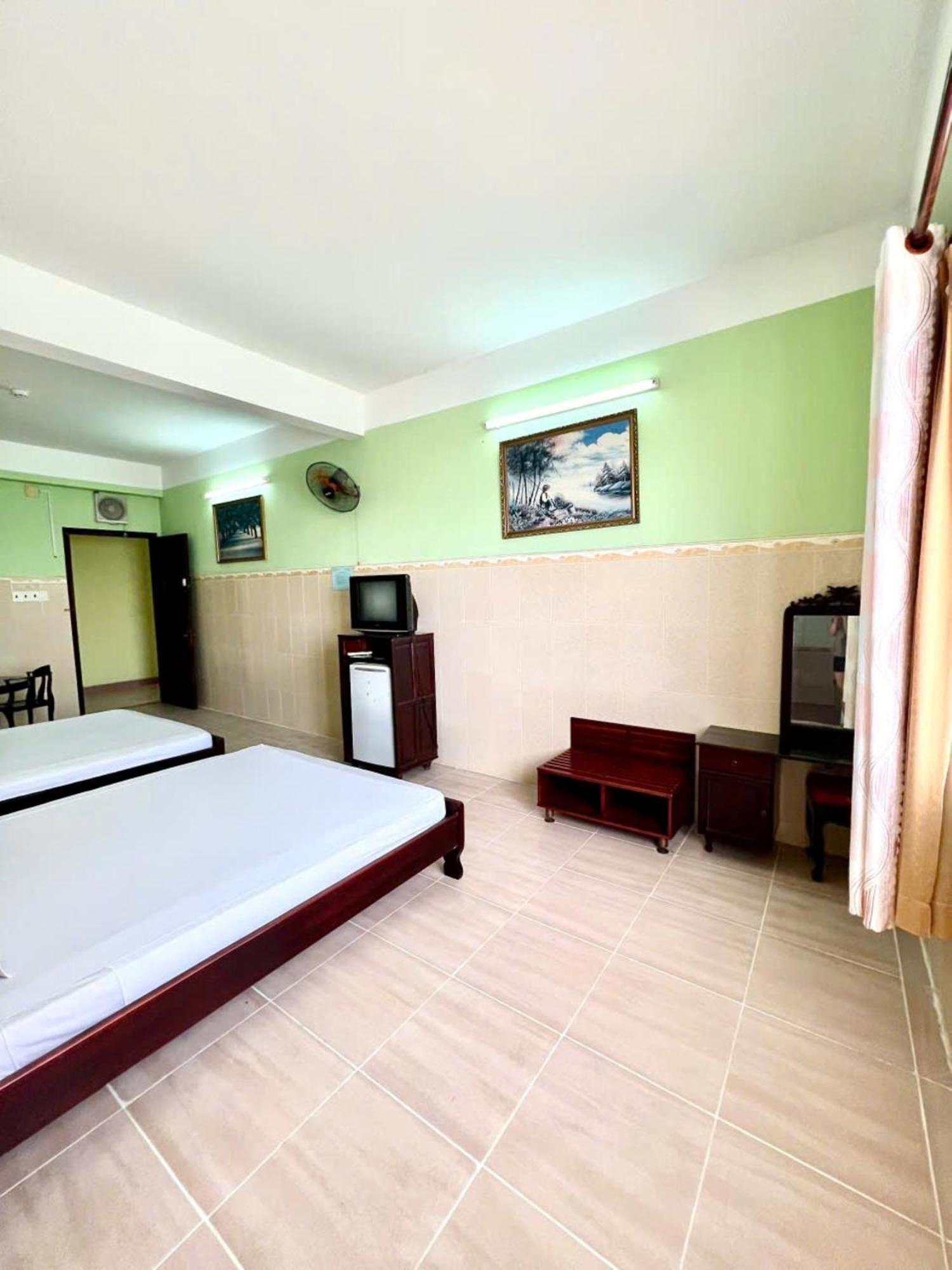 Phi Long 2 Hotel Thu Dau Mot Eksteriør bilde