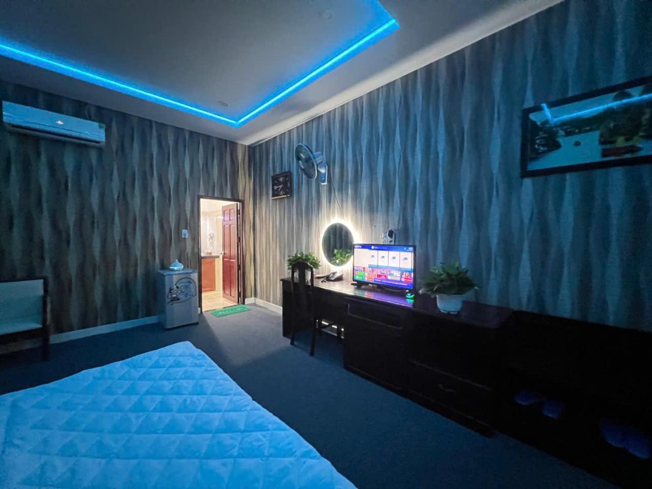 Phi Long 2 Hotel Thu Dau Mot Eksteriør bilde